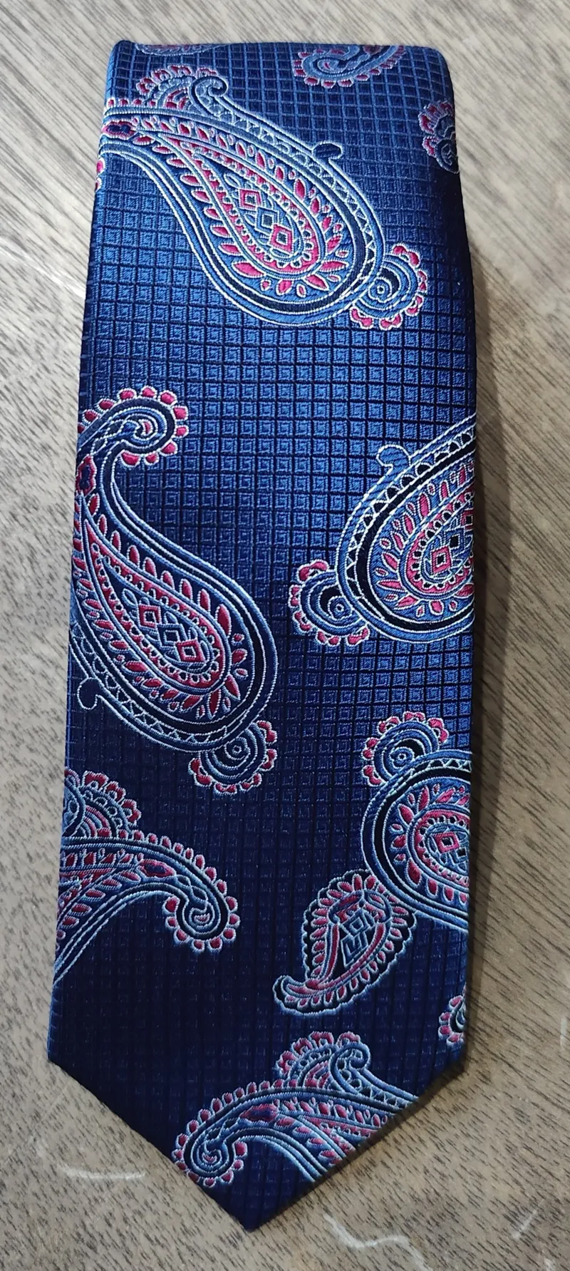  L.A. Smith Paisley Tie Red D1101/2  