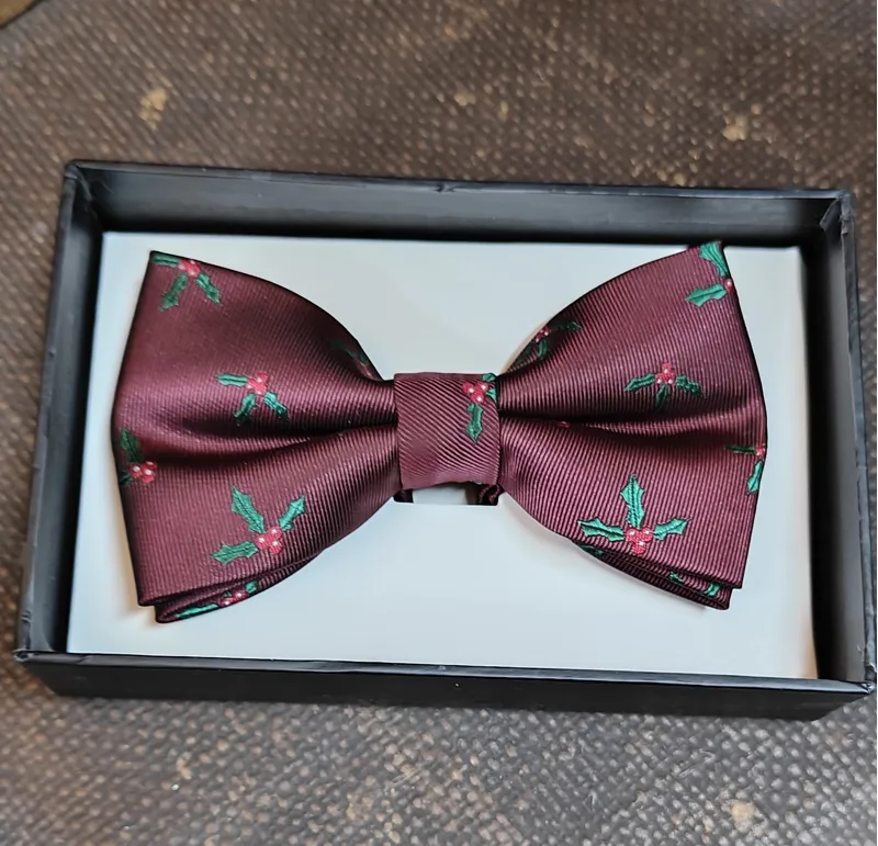 Christmas Holly Bow Tie Wine